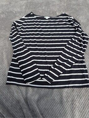RW&CO. Women's Crewneck Lightweight Long Sleeve Top Size Medium Casual